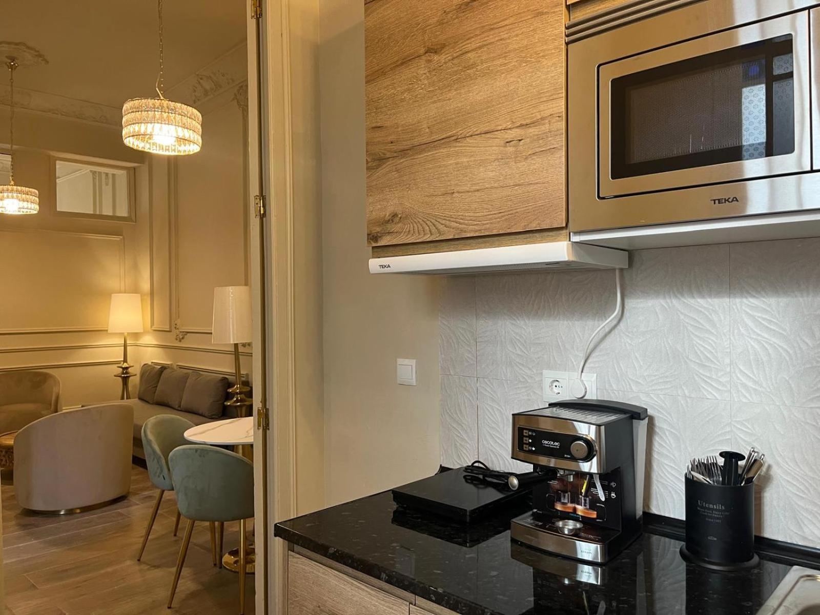 Apartamentos Loles De Cisneros Catedral Málaga Esterno foto