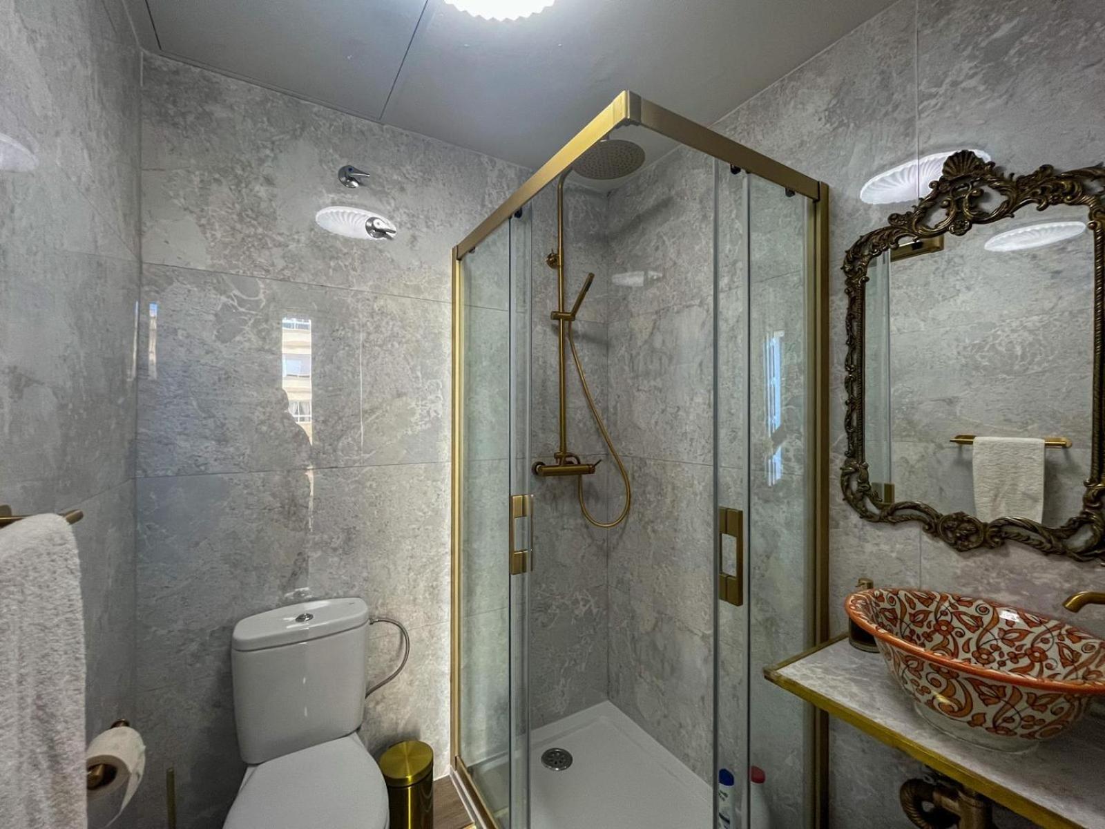 Apartamentos Loles De Cisneros Catedral Málaga Esterno foto