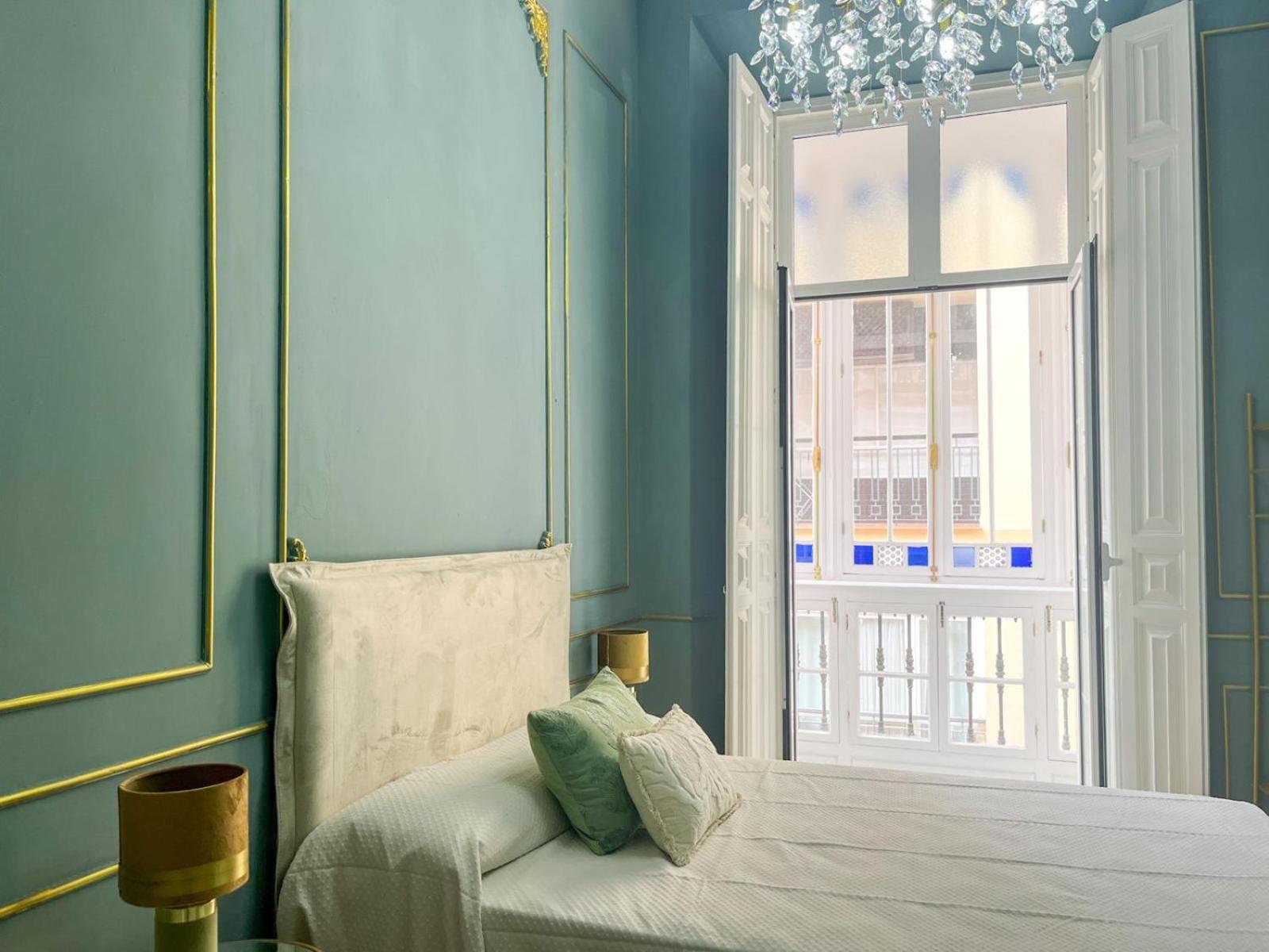 Apartamentos Loles De Cisneros Catedral Málaga Esterno foto