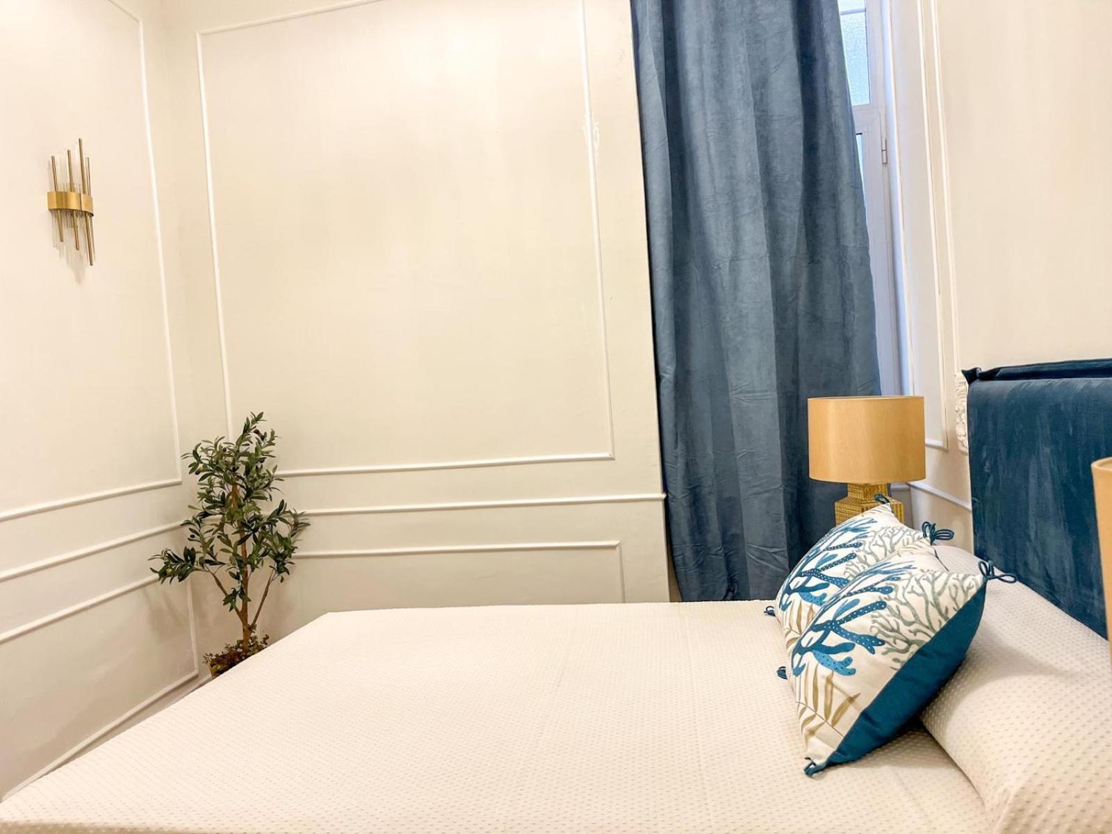 Apartamentos Loles De Cisneros Catedral Málaga Esterno foto