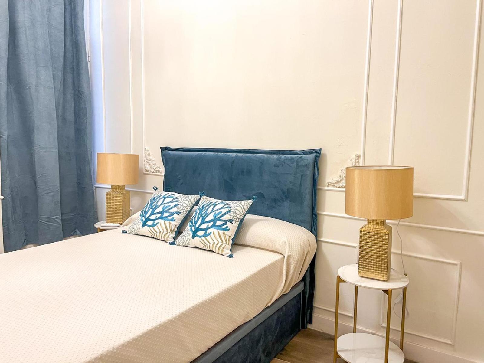 Apartamentos Loles De Cisneros Catedral Málaga Esterno foto